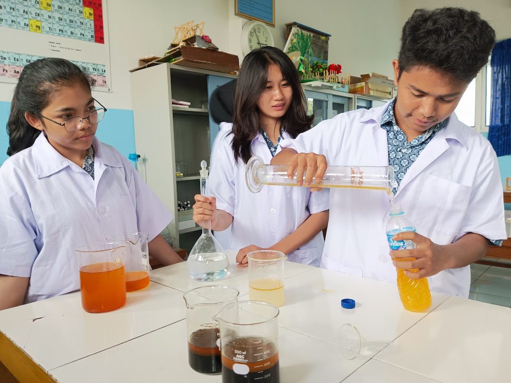 eskul_karya_ilmiah_remaja_sekolah_tunasdharma